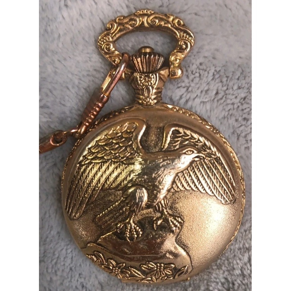 Geneva Quartz Pocket‎ Watch Eagle Gold Tone With Chain Needs Battery